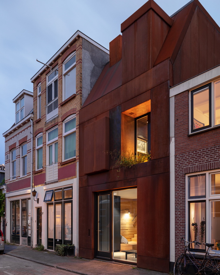 Стальной ремесленный дом