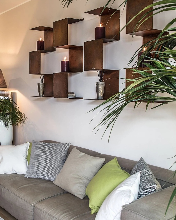 Книжный стеллаж